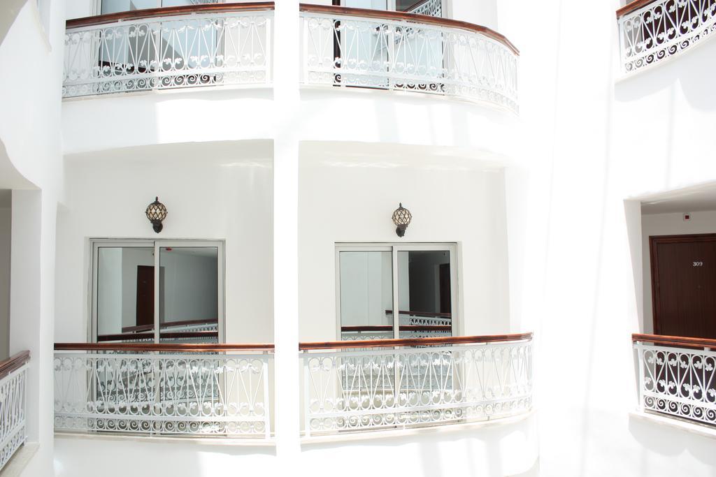Hotel La Place Эль-Джадида Экстерьер фото