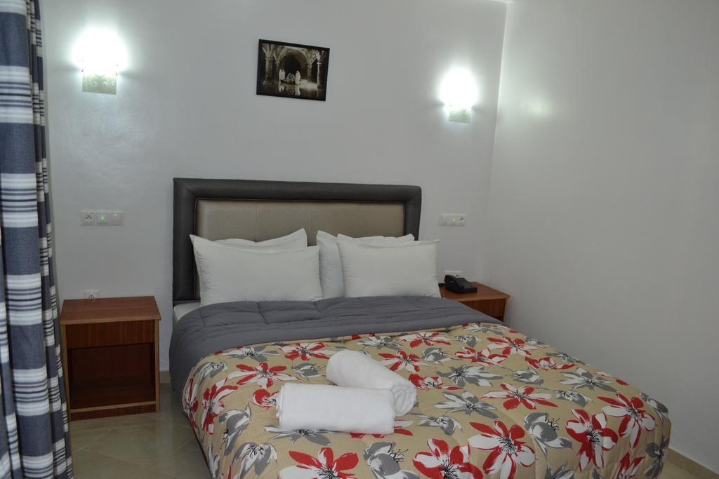 Hotel La Place Эль-Джадида Номер фото